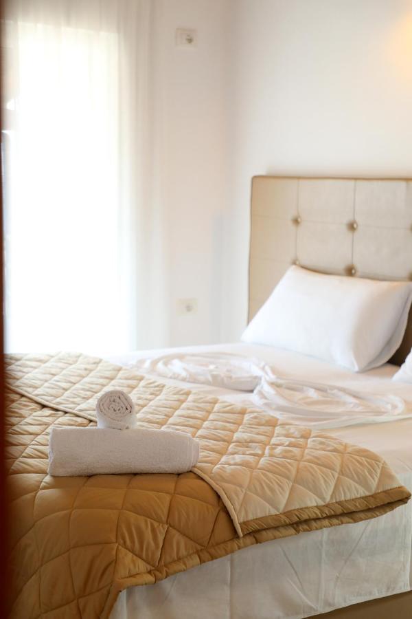 Atlantis Apartments Sarandë エクステリア 写真