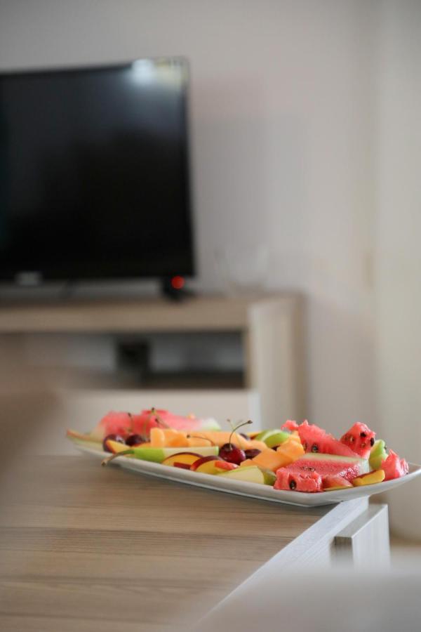 Atlantis Apartments Sarandë エクステリア 写真