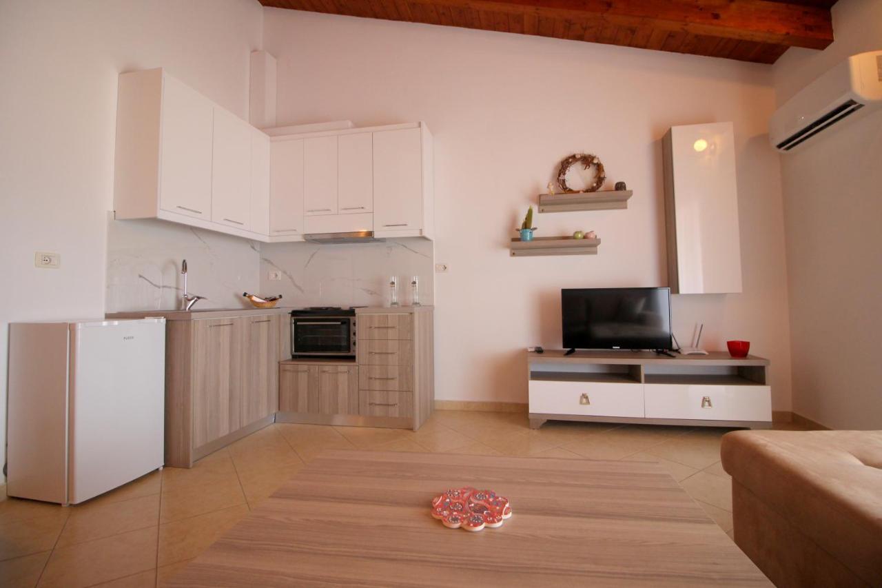 Atlantis Apartments Sarandë エクステリア 写真