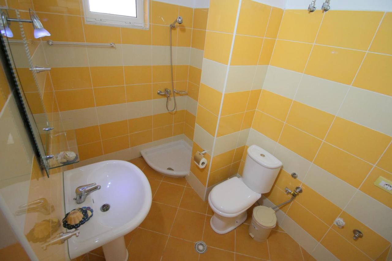 Atlantis Apartments Sarandë エクステリア 写真