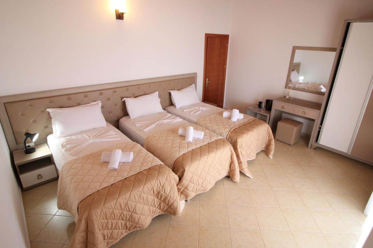 Atlantis Apartments Sarandë エクステリア 写真