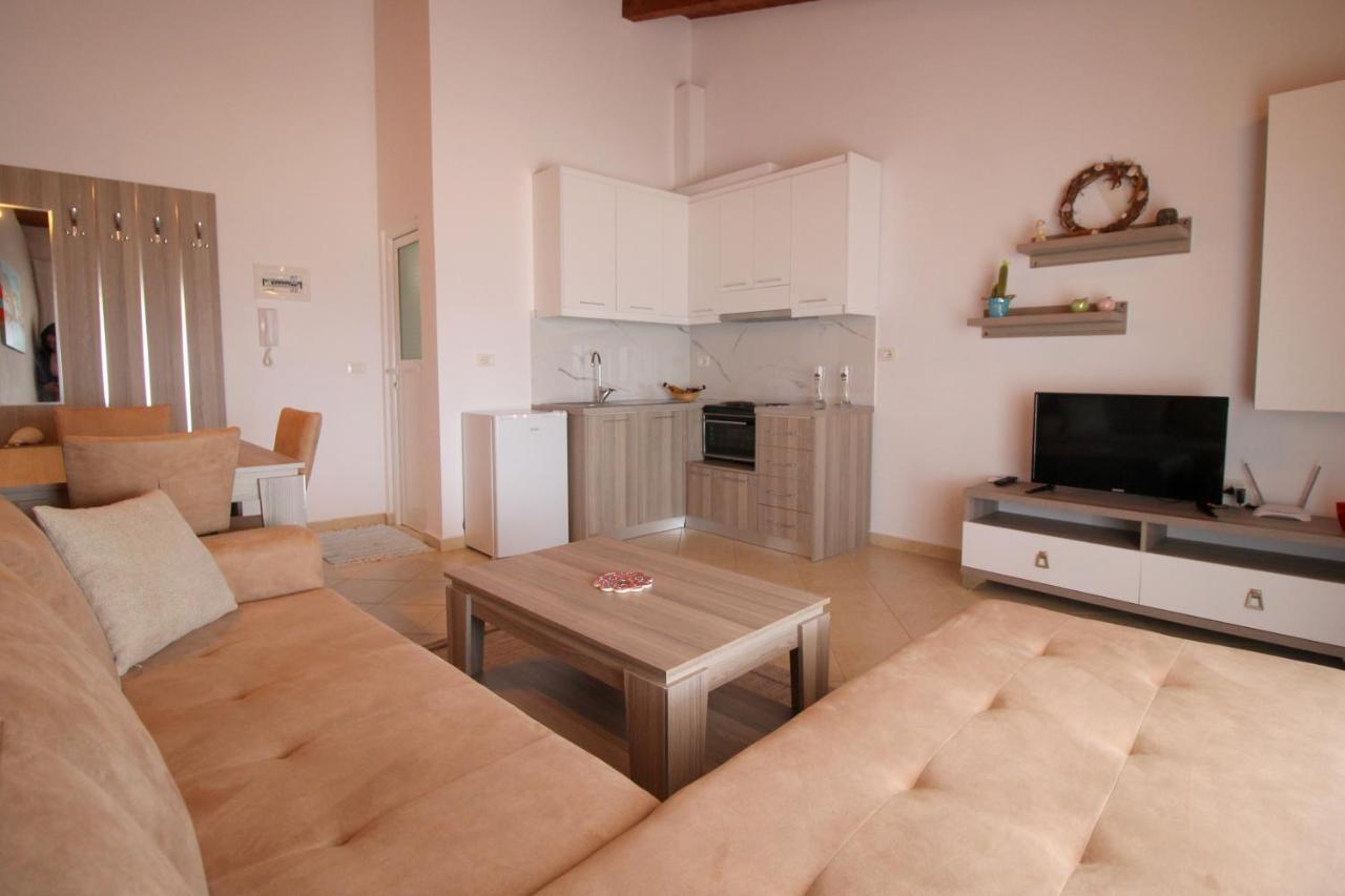 Atlantis Apartments Sarandë エクステリア 写真