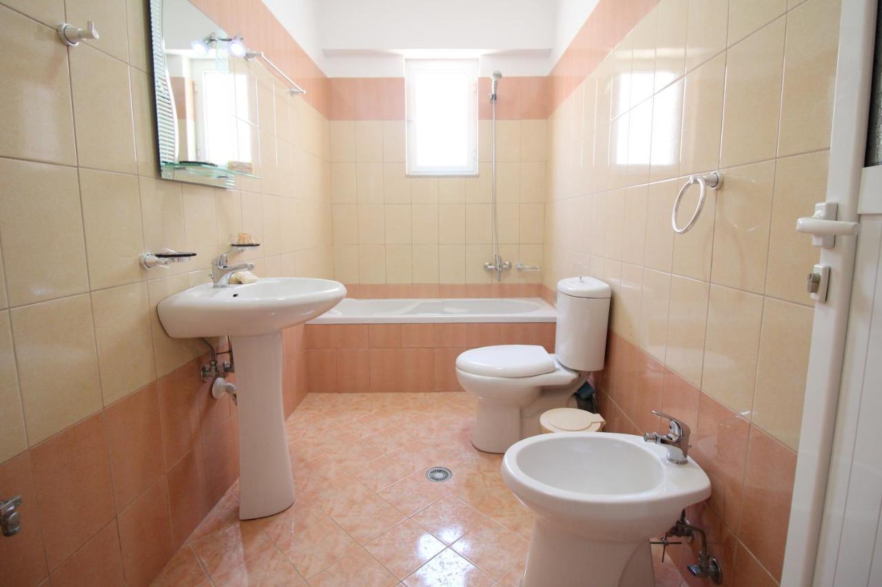 Atlantis Apartments Sarandë エクステリア 写真