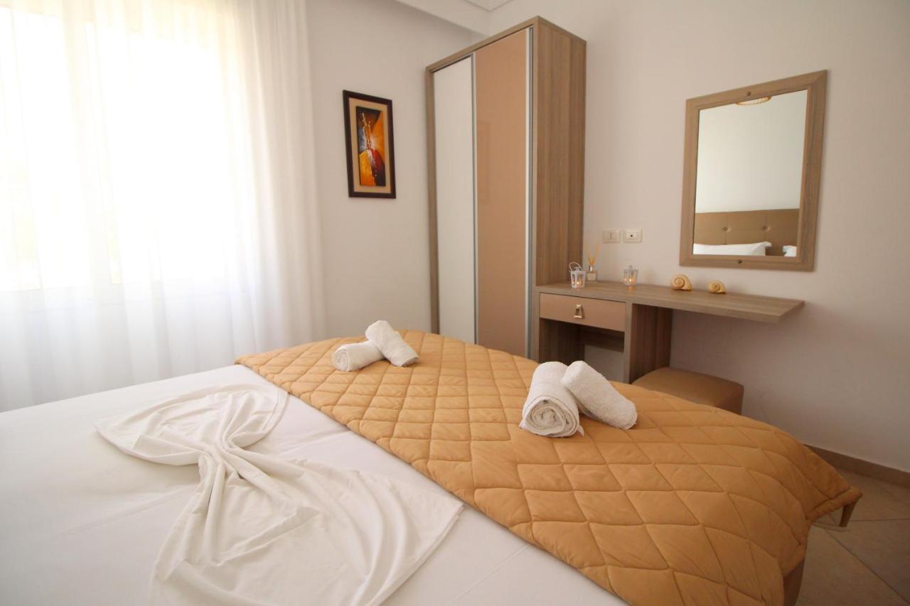 Atlantis Apartments Sarandë エクステリア 写真