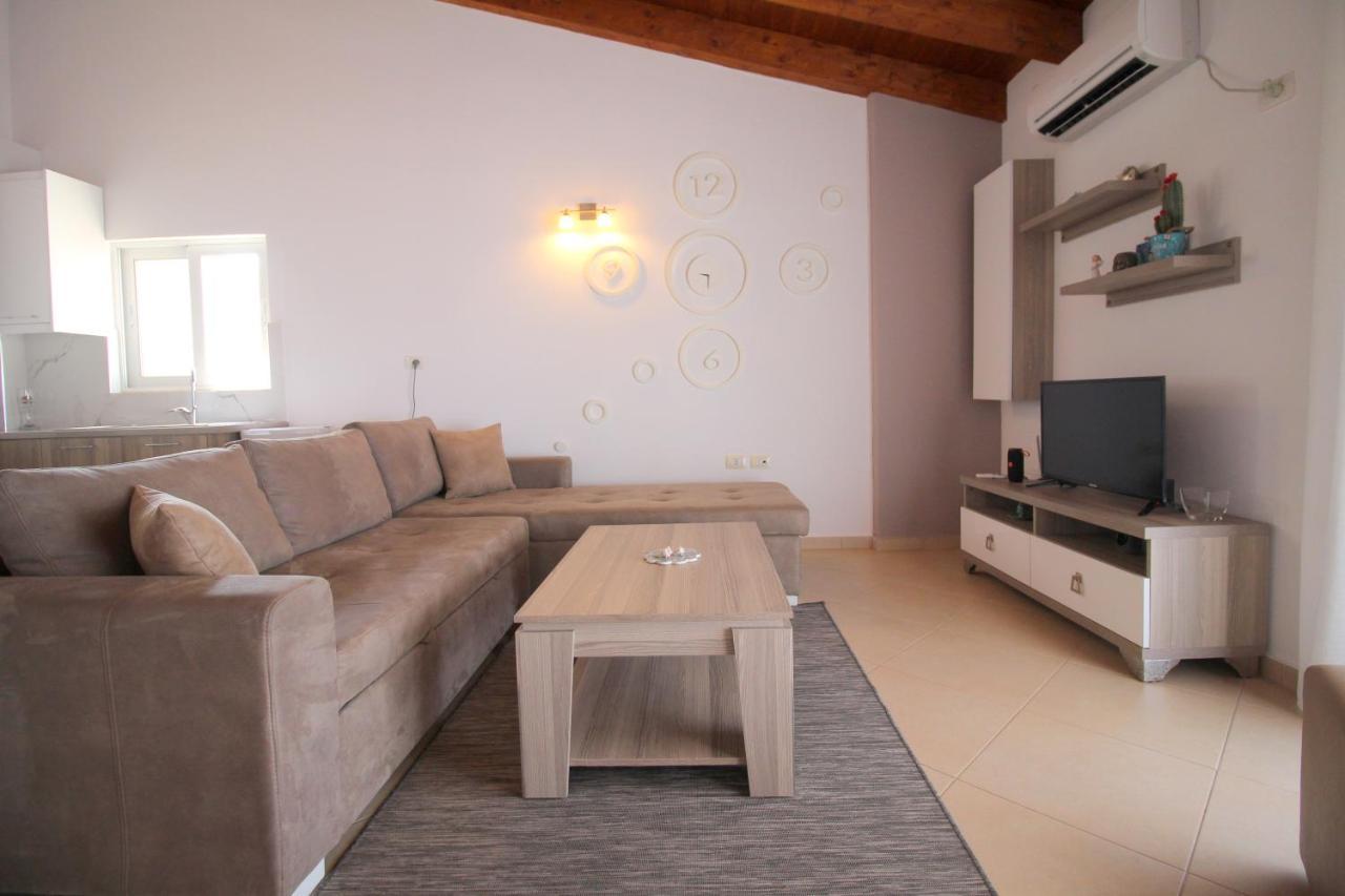 Atlantis Apartments Sarandë エクステリア 写真