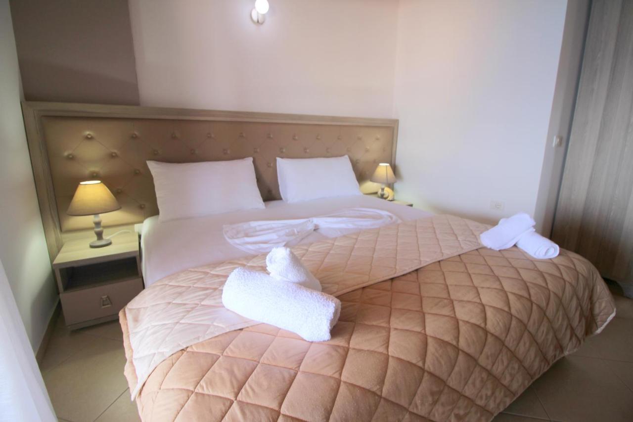 Atlantis Apartments Sarandë エクステリア 写真