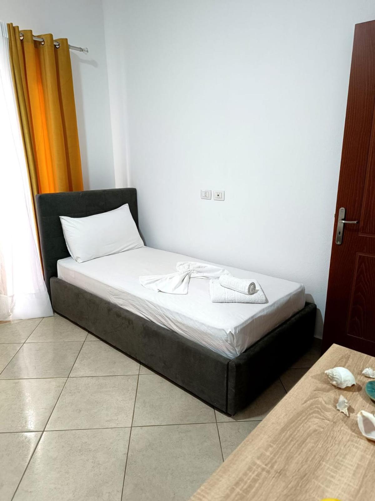 Atlantis Apartments Sarandë エクステリア 写真
