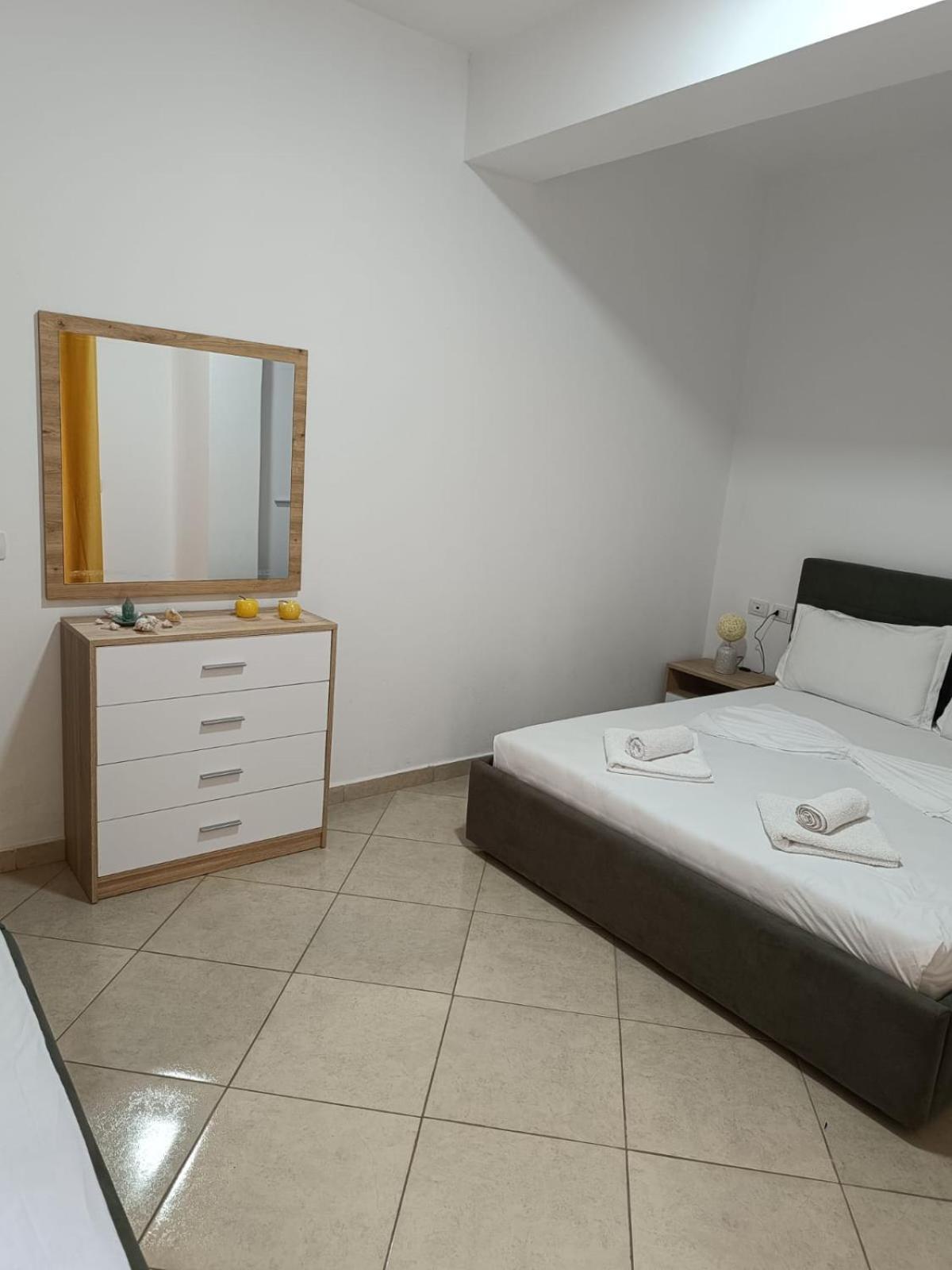 Atlantis Apartments Sarandë エクステリア 写真