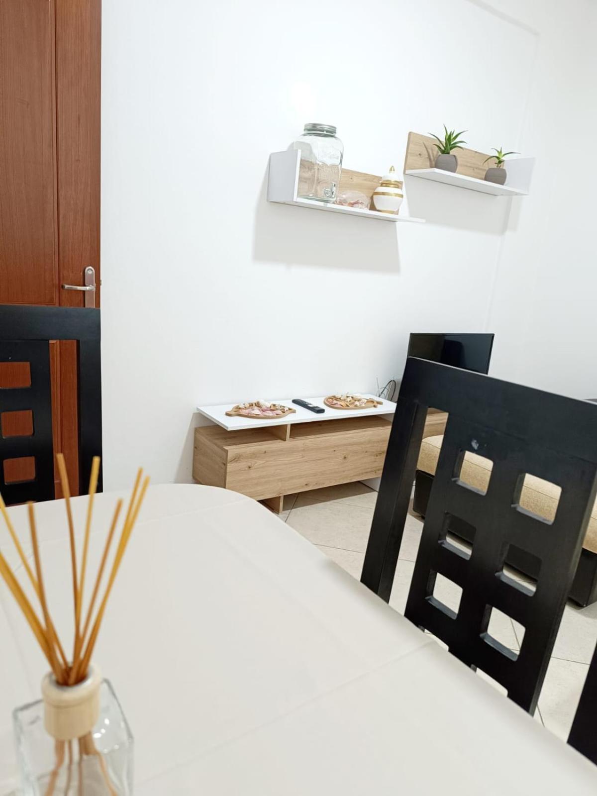 Atlantis Apartments Sarandë エクステリア 写真
