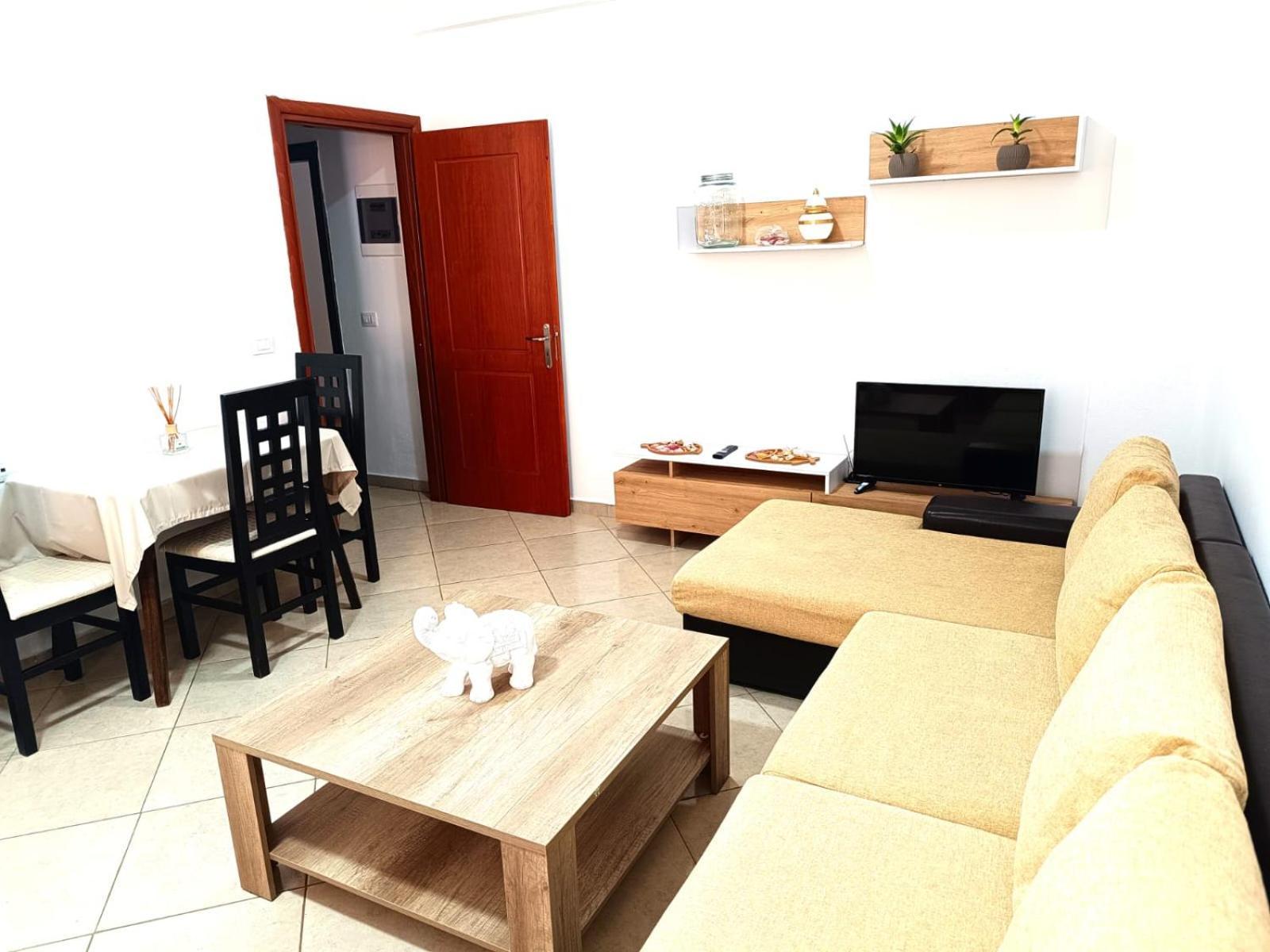 Atlantis Apartments Sarandë エクステリア 写真